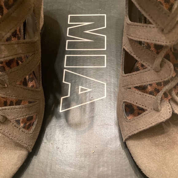 Suede Ankle Wedge Booties - Picture 3 of 8